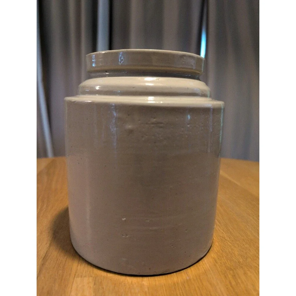 Vtg Tan Stoneware Crock w/distinctive stepped collar rim 7